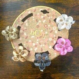 Noir Mini Hair Claws Clip Set of 5 Multi-color Flower shaped Hair clip set NEW!